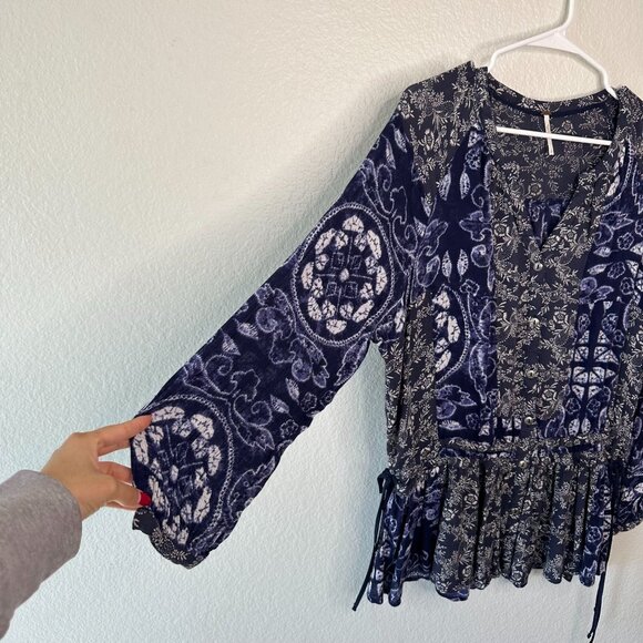 Free People Boho Printed Tunic Blouse S Button Front Long Sleeve Tie Hem Flowy R - Picture 3 of 9
